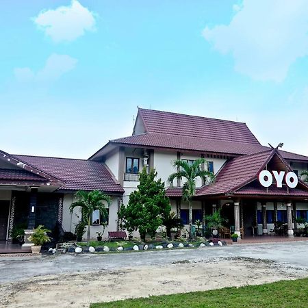 Oyo 627 Tirta Kencana Syariah Otel Pekanbaru Dış mekan fotoğraf