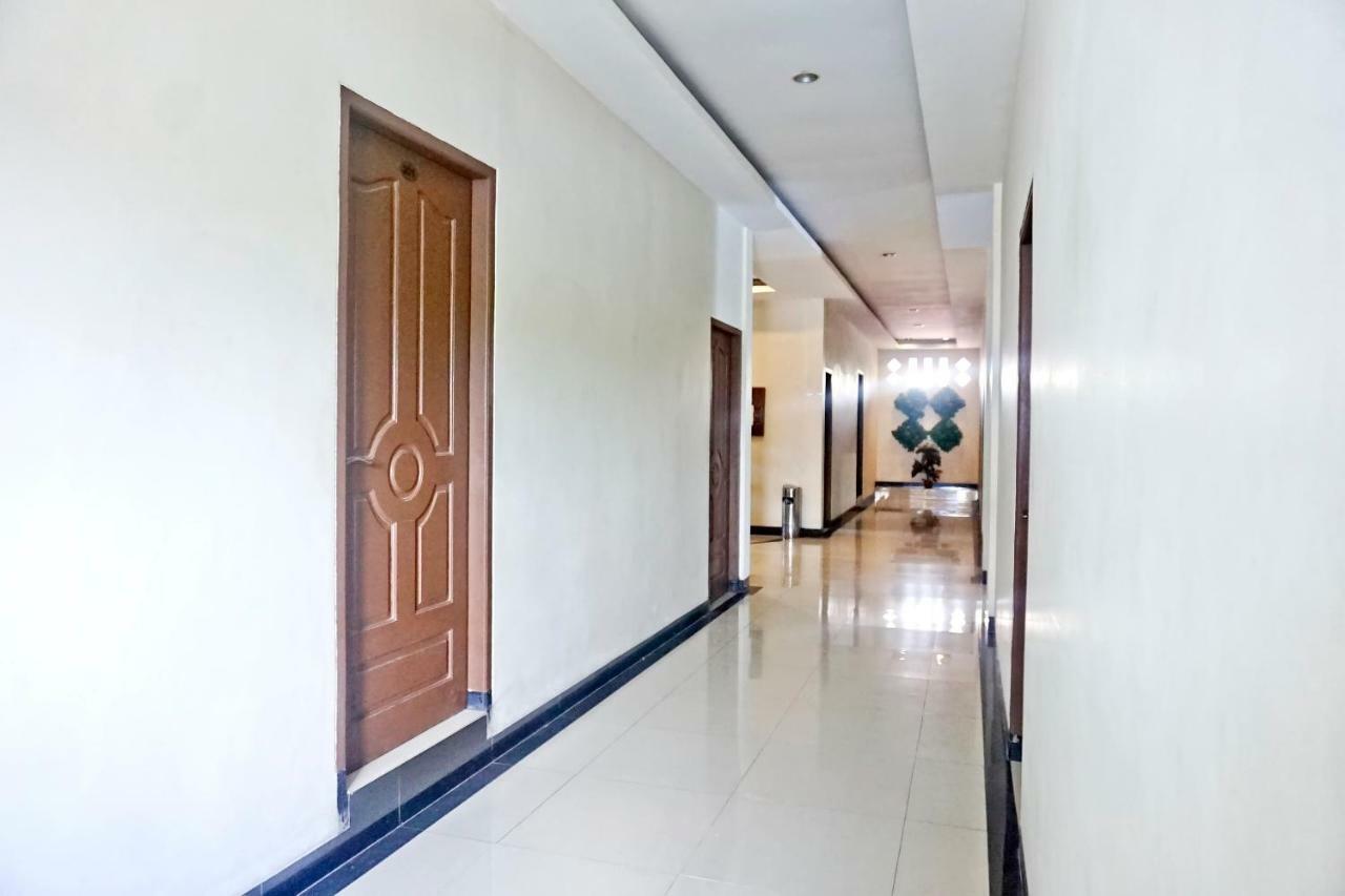Oyo 627 Tirta Kencana Syariah Otel Pekanbaru Dış mekan fotoğraf