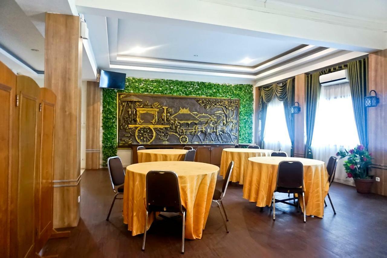 Oyo 627 Tirta Kencana Syariah Otel Pekanbaru Dış mekan fotoğraf