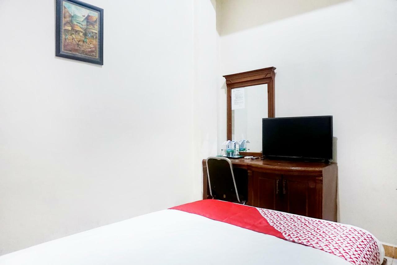 Oyo 627 Tirta Kencana Syariah Otel Pekanbaru Dış mekan fotoğraf