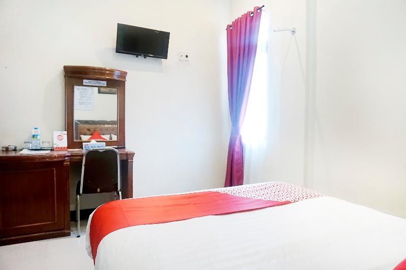 Oyo 627 Tirta Kencana Syariah Otel Pekanbaru Dış mekan fotoğraf